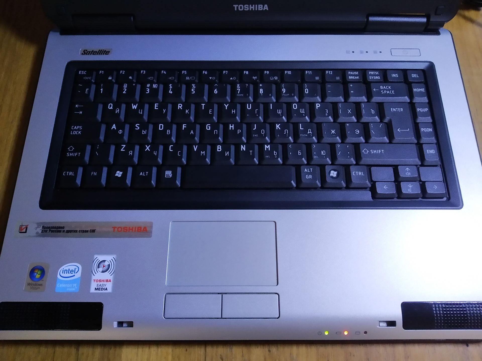 Ноутбук Toshiba L40 в идеале - фото фото фото 1