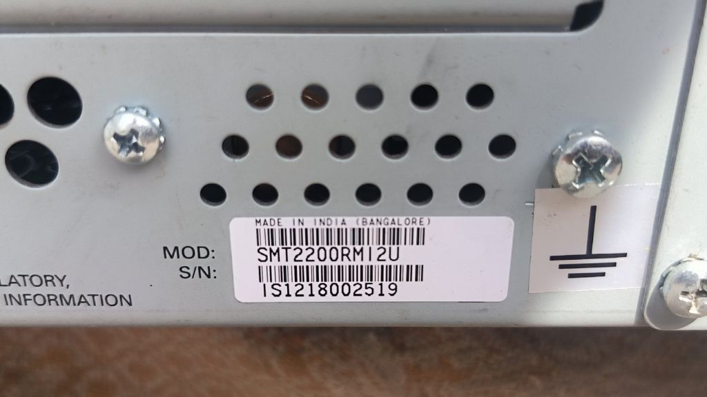 Безперебійник ДБЖ APC Smart-UPS RM 2200VA  (SMT2200RMI2U) - фото фото фото 3