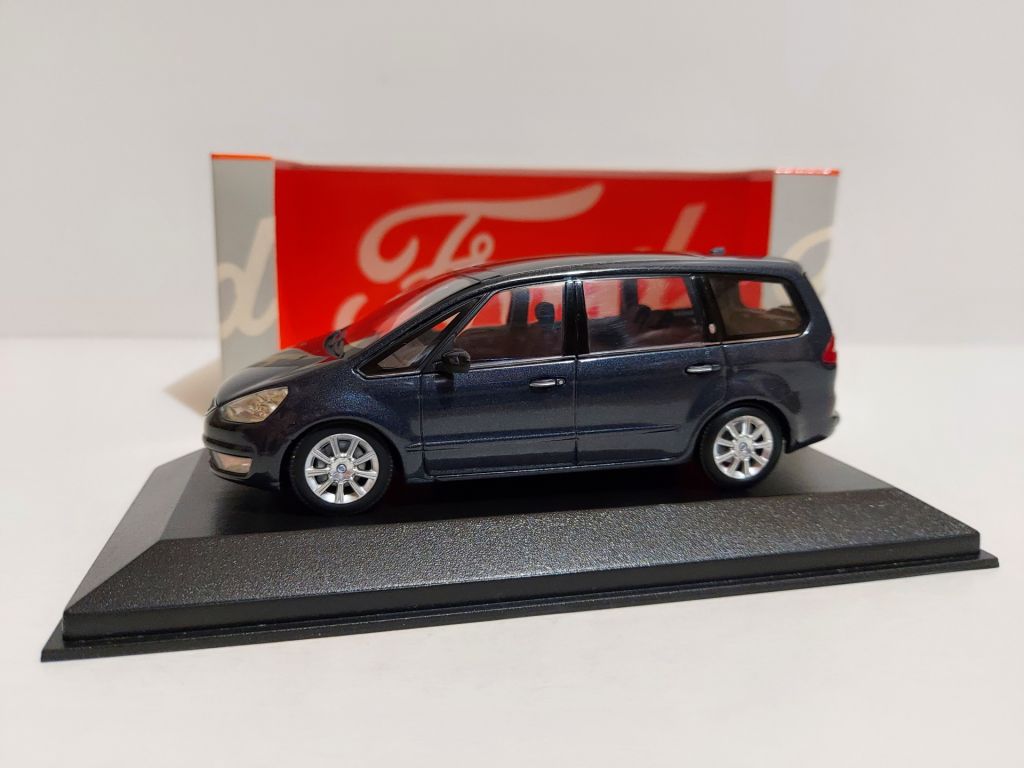 Minichamps 1:43 Ford Galaxy  (2006) dark blue - фото фото фото 1