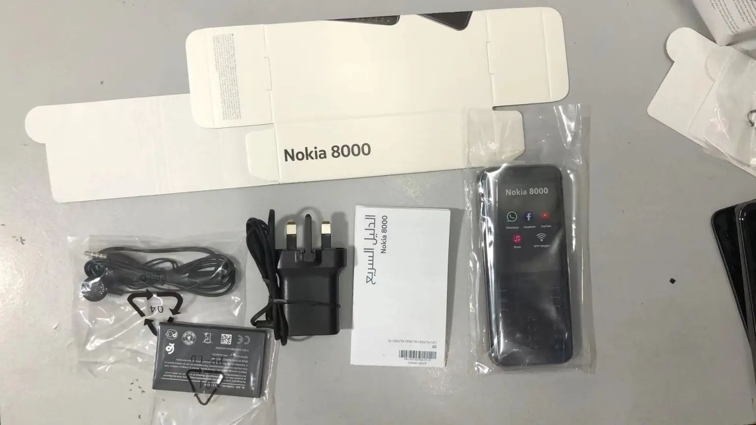 Мобильный телефон Nokia 8000 Black - фото фото фото 2