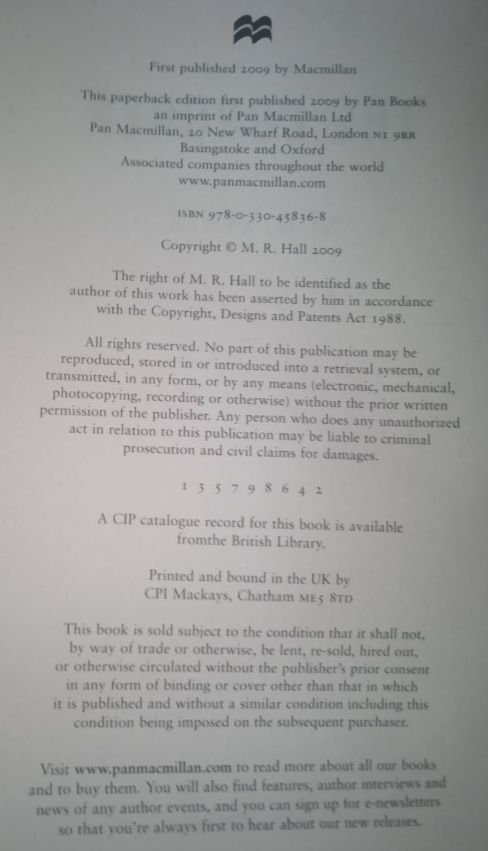 Coroner The M R Hall English на Английском книга - фото фото фото 2