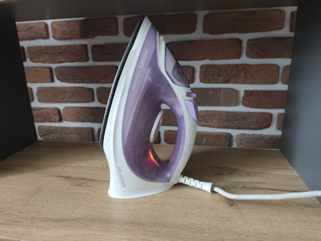 Праска Philips EasySpeed GC1026  (2000W) під відновлення або запчастини / робоча - фото фото фото 1