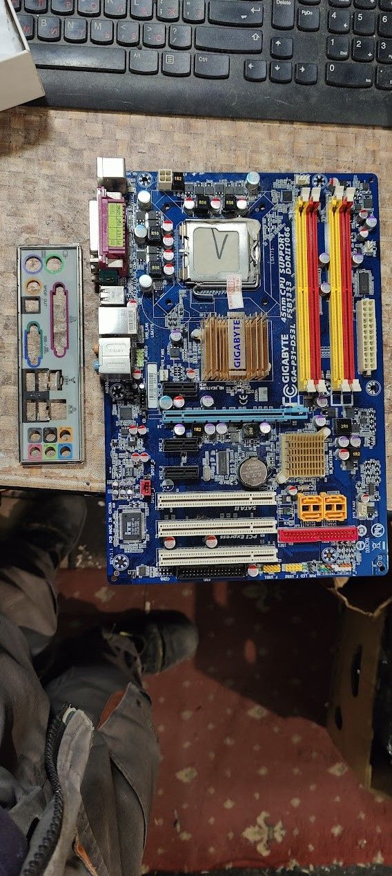 Мат. плата Gigabyte GA-P31-DS3L rev1.1 LGA775 P31 PCI-E+GbLAN SATA ATX 4DDR2 № 230210118 - фото фото фото 0