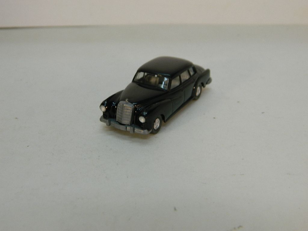 Автомобиль MB 300 C. WIKING 1:87 H0  (11736) . - фото фото фото 0