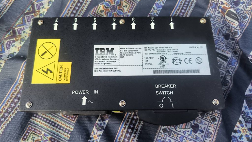 Розподільник живлення PDU IBM 9306-RTP - фото фото фото 2