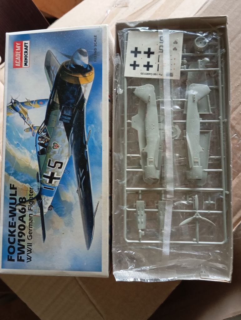 ACADEMY MINICRAFT  FOCKE-WULF FW190A6/8 - фото фото фото 1