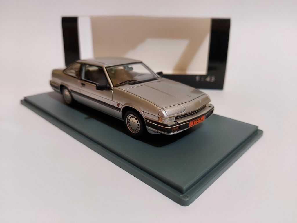 NEO 1:43 Mazda 929 Coupe  (1985) silver - фото фото фото 5
