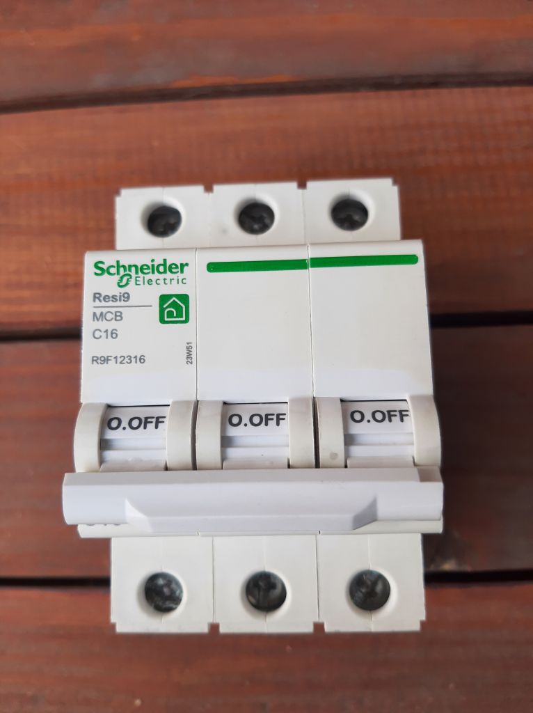 Автомат електричний трьохполісний Schneider Electric 16А - фото фото фото 0