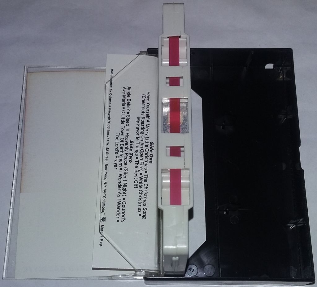 BARBRA STREISAND A Christmas Album.  Cassette US - фото фото фото 2