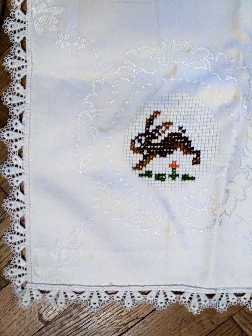 Скатерть салфетка  накидка с ручной вышивкой  Зайчики  детям, украшение интерьера - фото фото фото 0