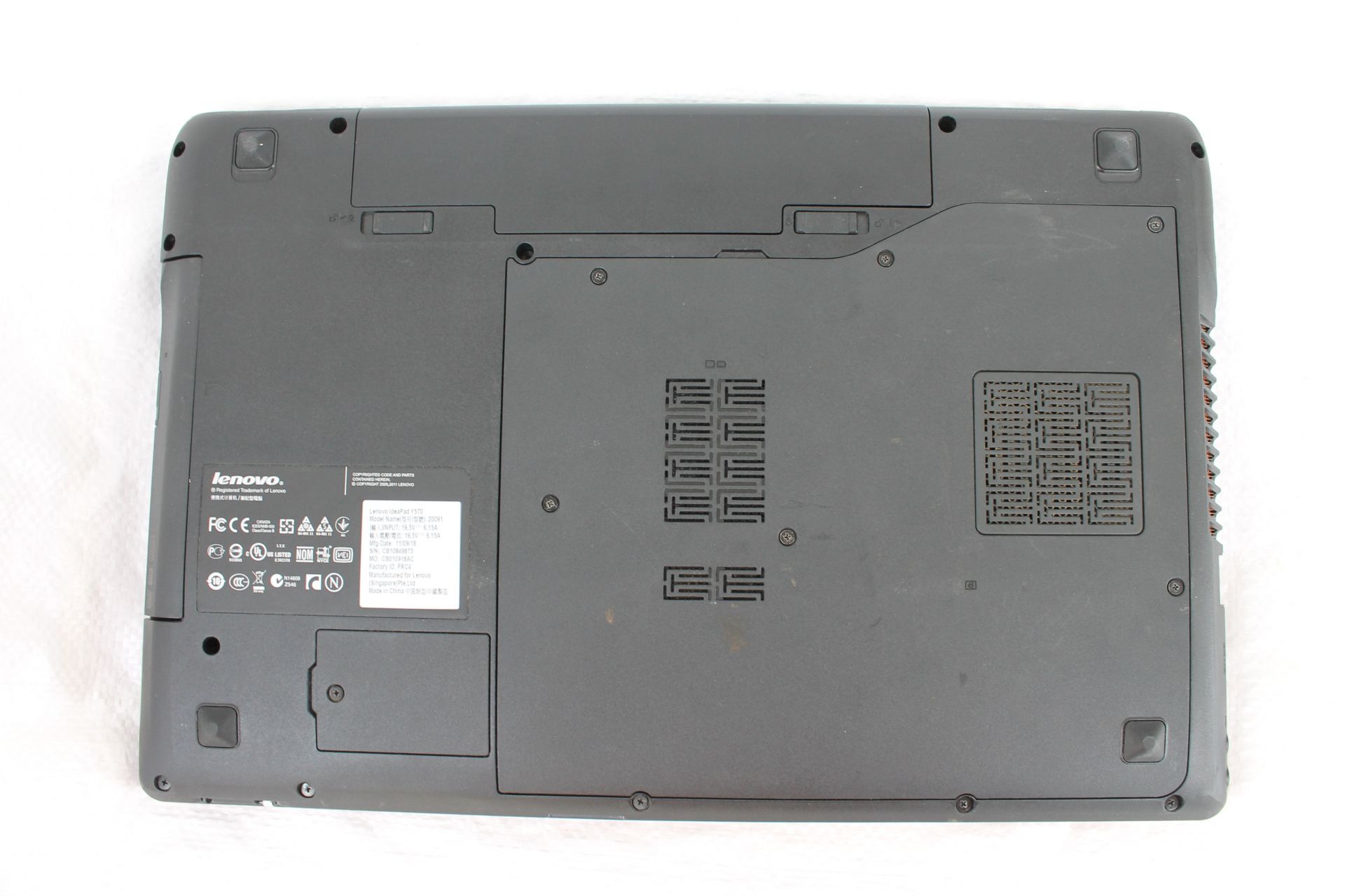 Ноутбук LENOVO Y570 - фото фото фото 4