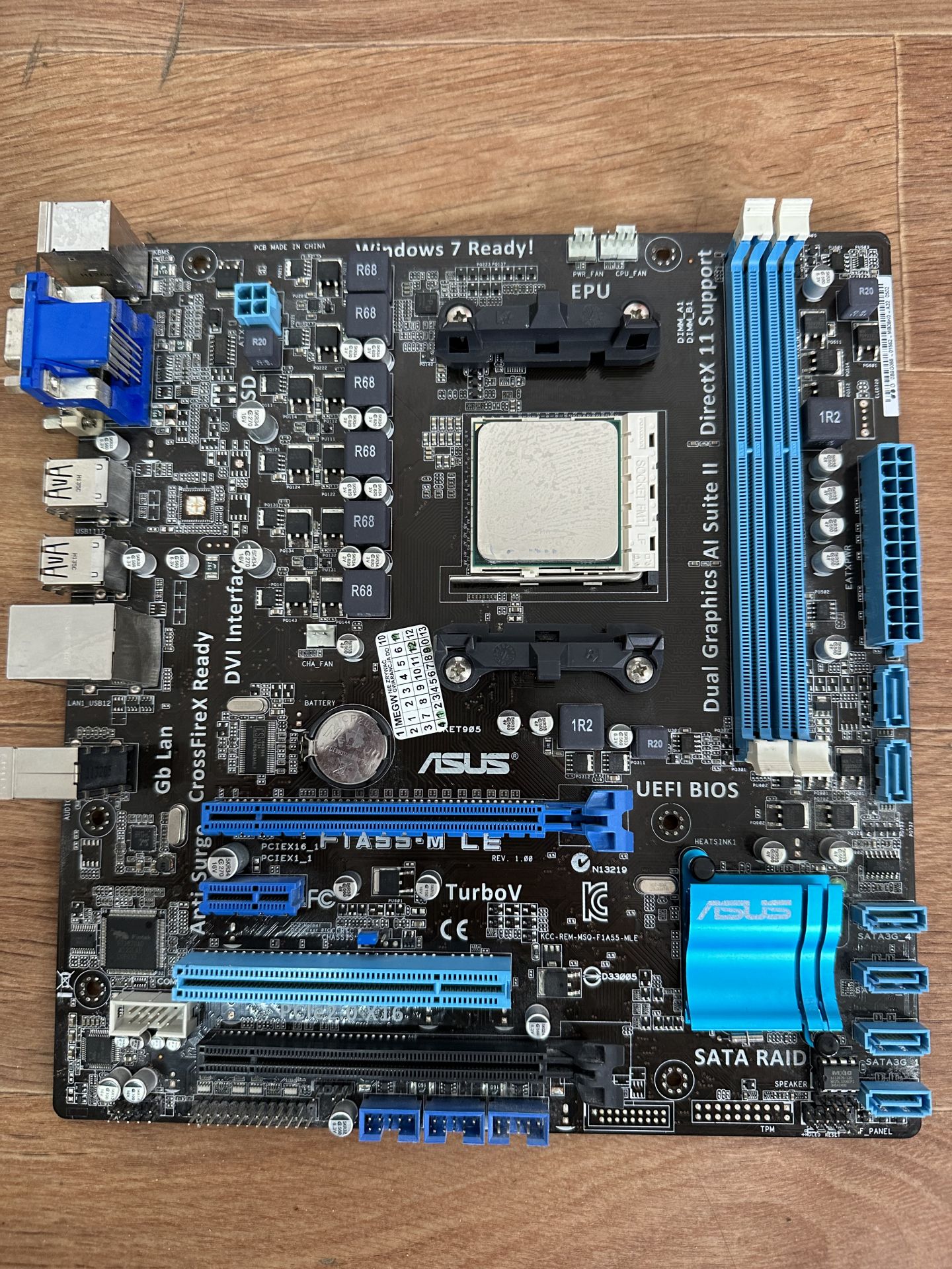 Материнська плата Asus F1A55-M LE + Процесор A6 3600 - фото фото фото 0