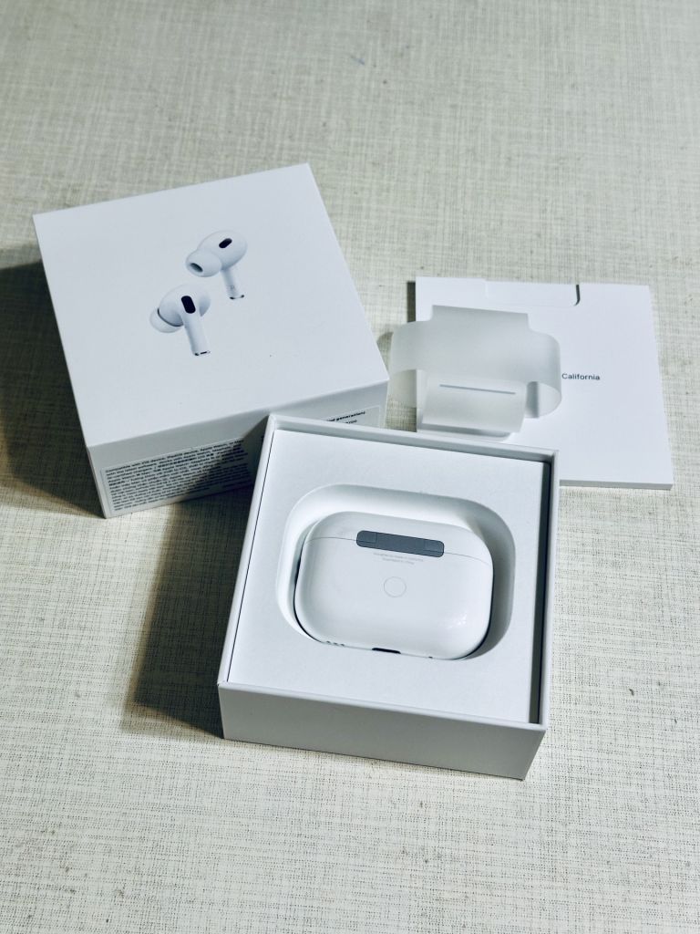 Apple AirPods Pro 2     (Case) A2700 Кейс для наушников - фото фото фото 1