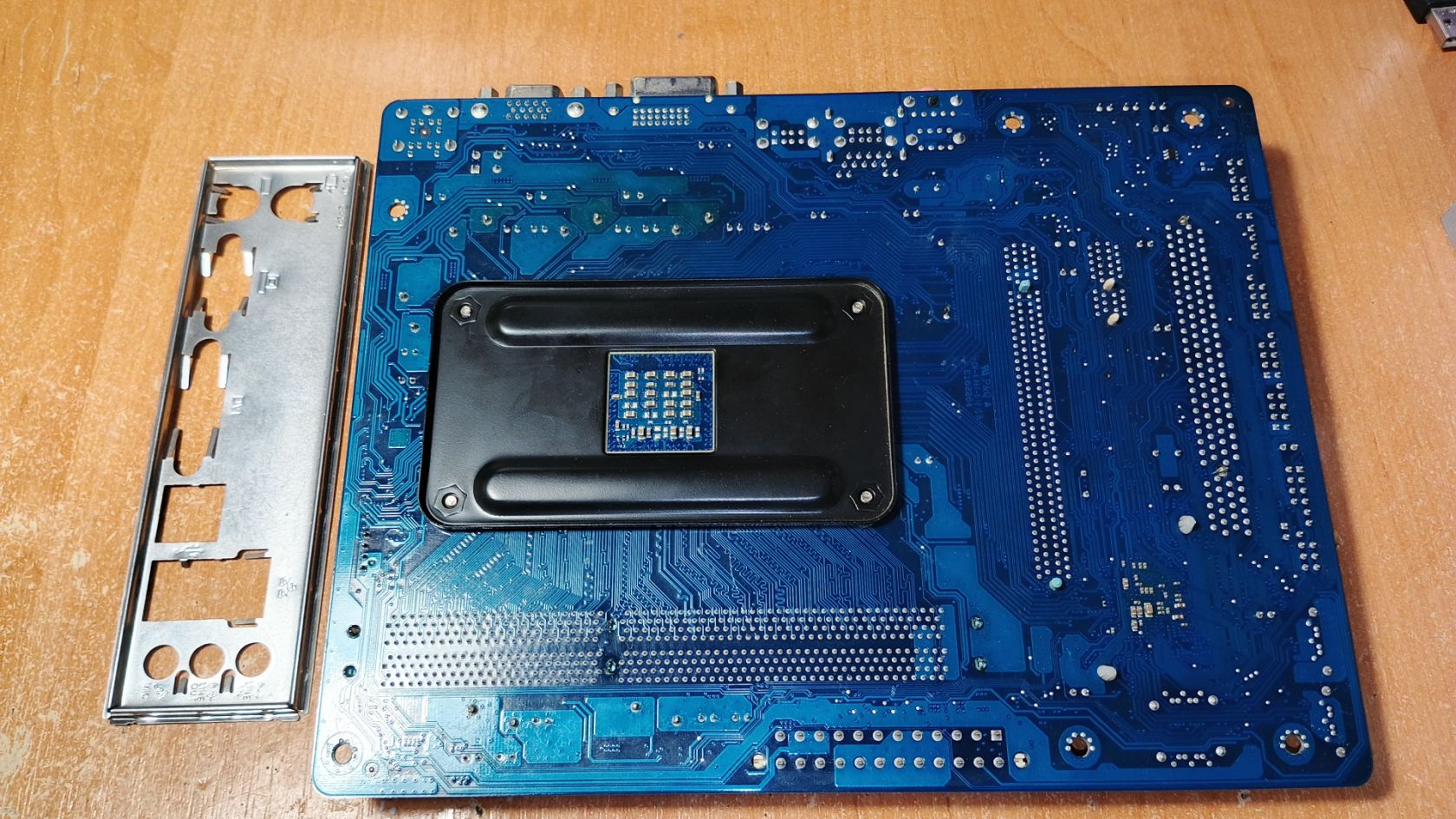 Материнская плата Gigabyte GA-A55M-DS2  (sFM1, AMD A55, PCI-Ex16) - фото фото фото 1