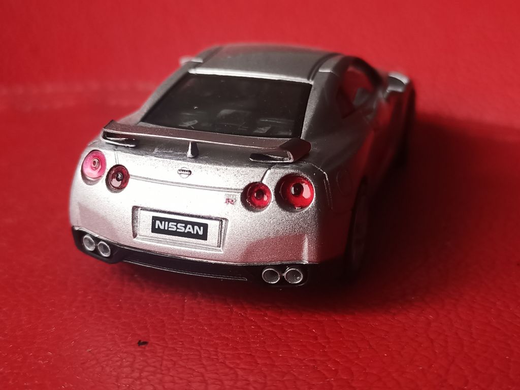 NISSAN GT-R 1 :43 DeAgostini - фото фото фото 3