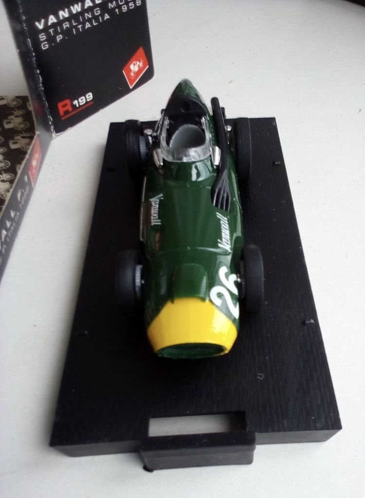 BRUMM Vanwall F1 1958 Stirling Moss GP Italia 1/43 - фото фото фото 5