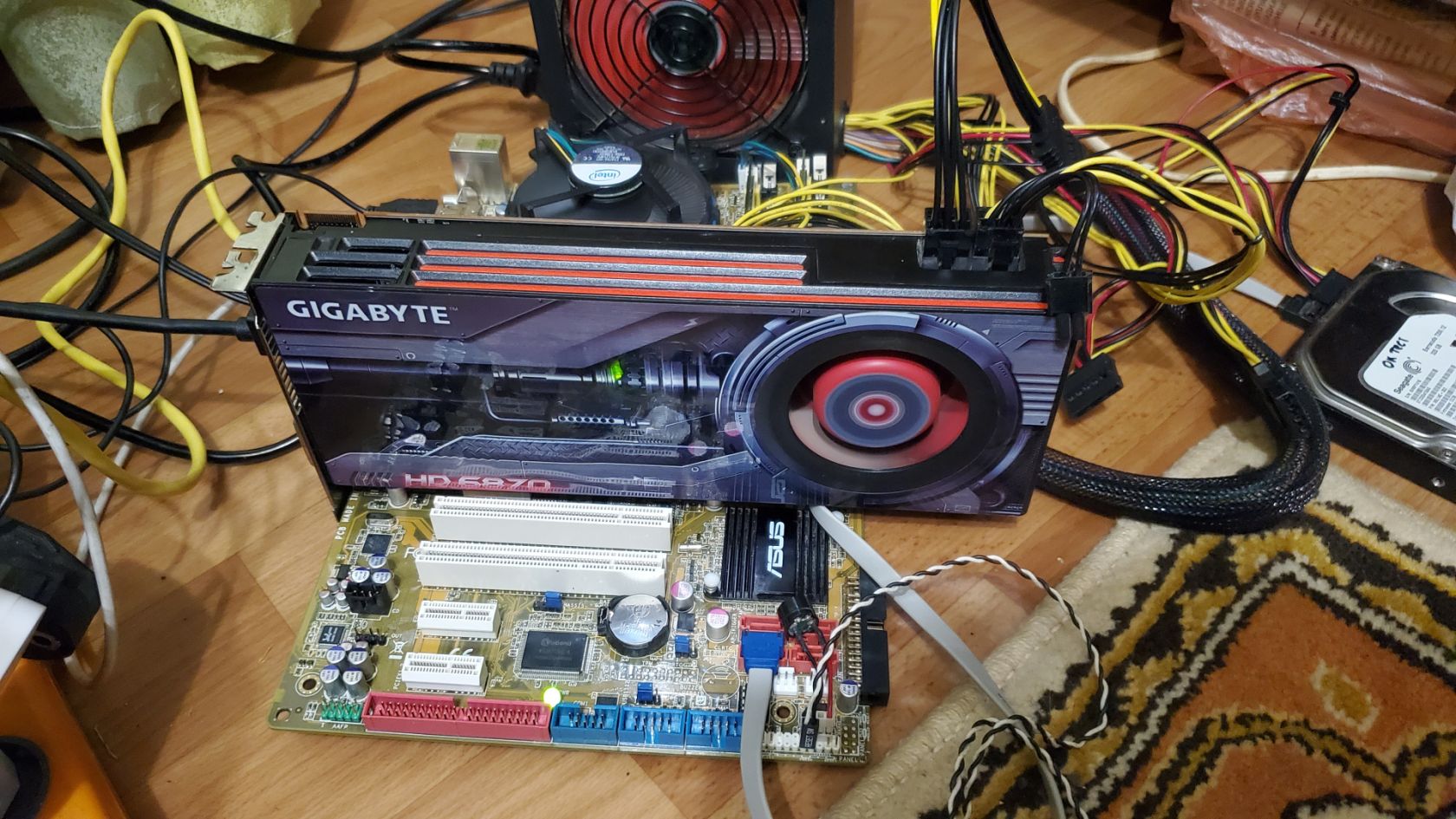 Видеокарта HD6870 1Gb Ddr5 Gigabyte - фото фото фото 11