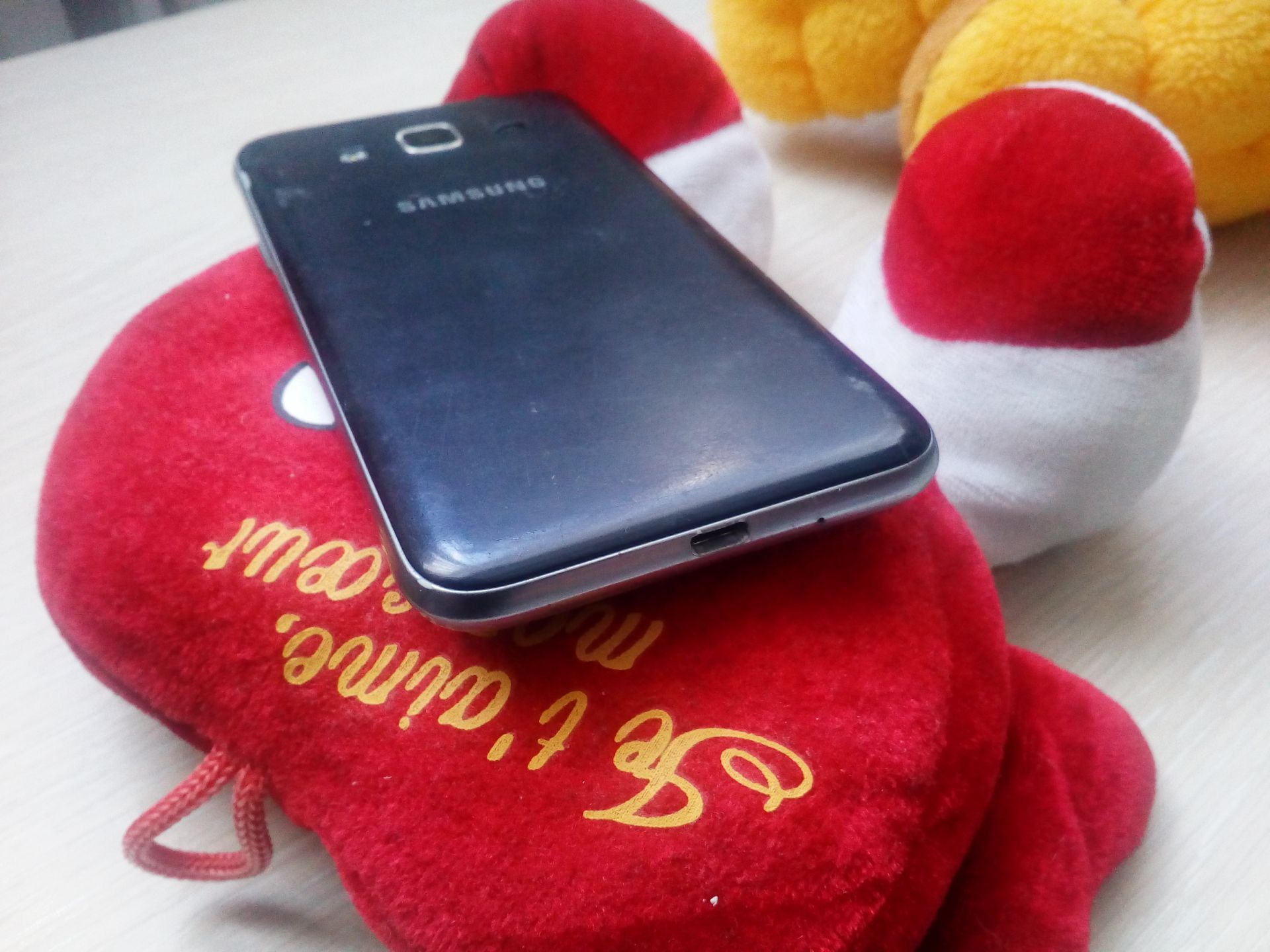 Телефон Samsung Galaxy J3    (SM-J320FN) - фото фото фото 2