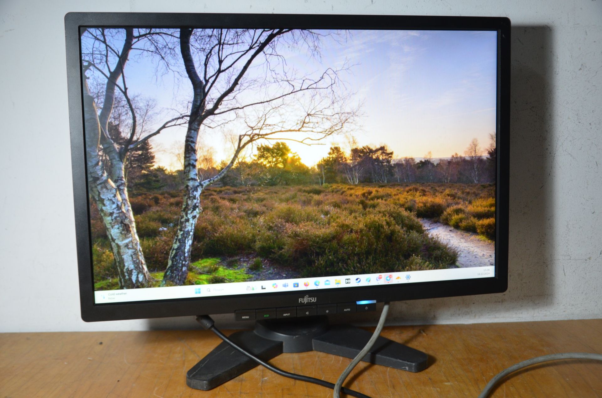 МОНІТОР TFT 22'' LED  Wide Fujitsu Siemens E22W-6! - фото фото фото 1