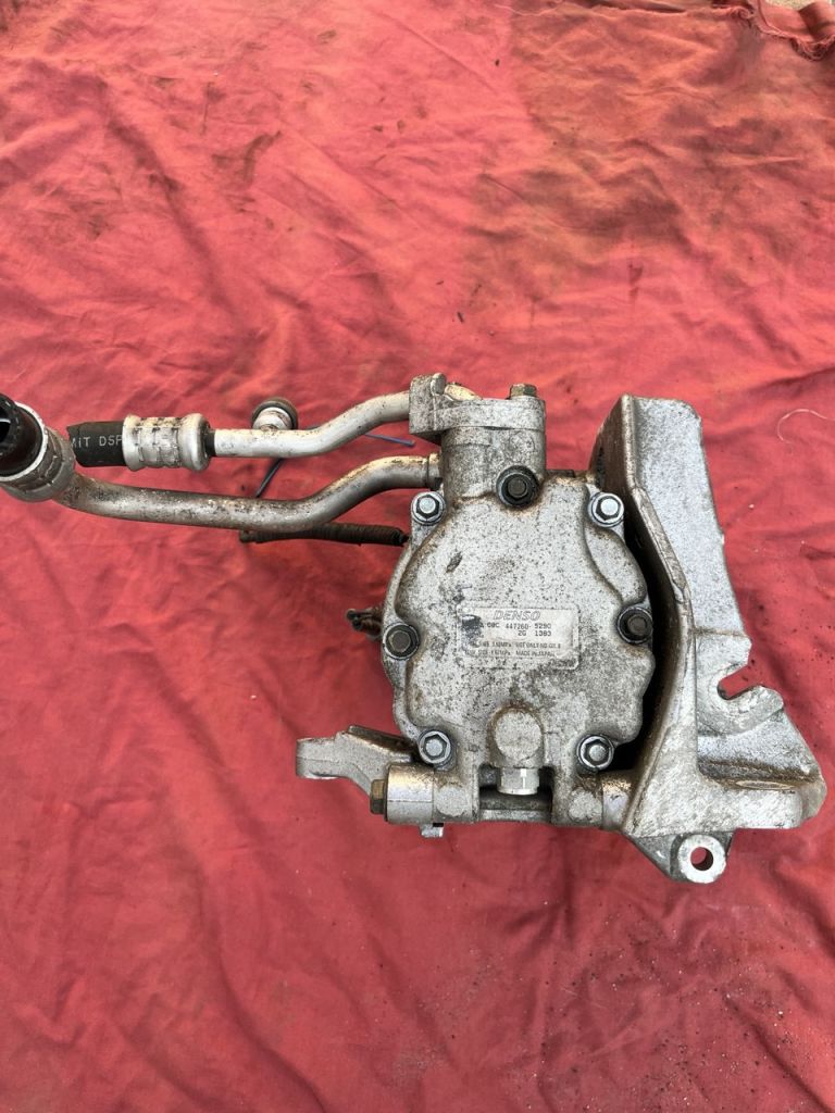 Компрессор кондиционера Subaru Legacy Outback 3.0 EZ30  05-09 кронштейн - фото фото фото 3