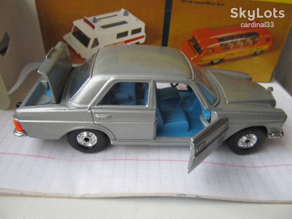 Corgi. Mersedes-Benz 240D - фото фото фото 2
