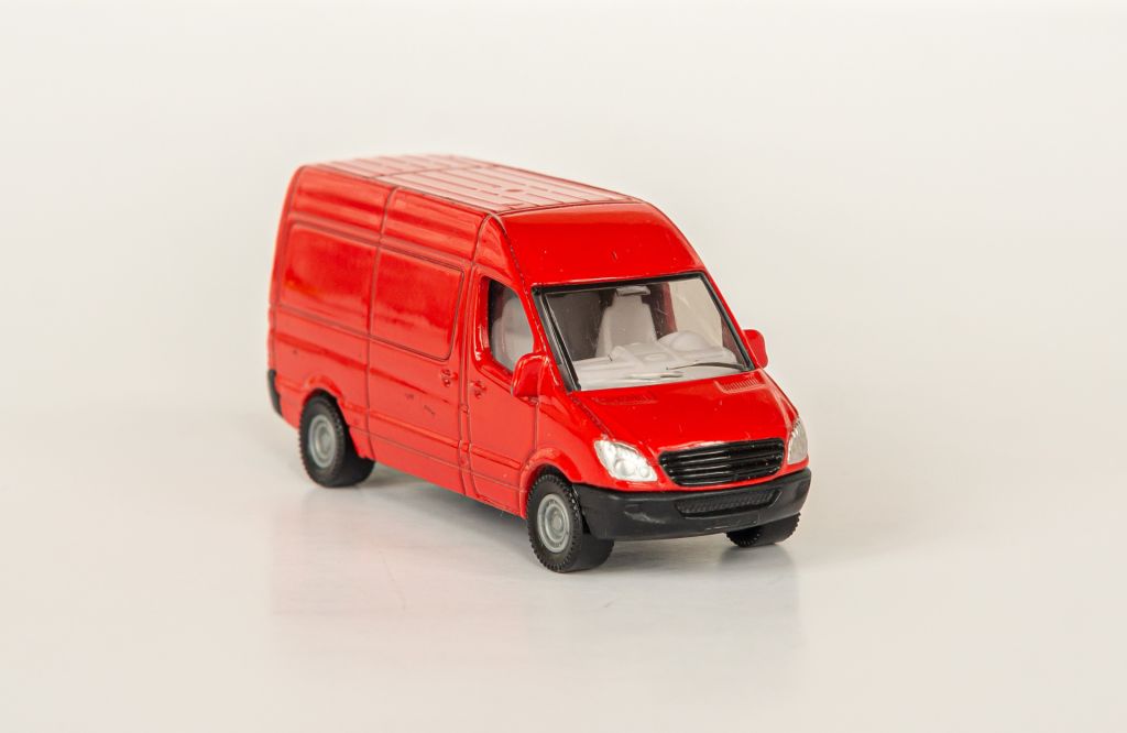 1:55 Mercedes Benz Sprinter Van red, Siku #1667 - фото фото фото 3