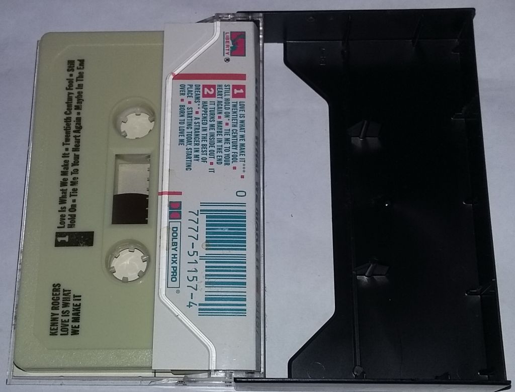 KENNY ROGERS Love Is What We Make It. Cassette US - фото фото фото 1