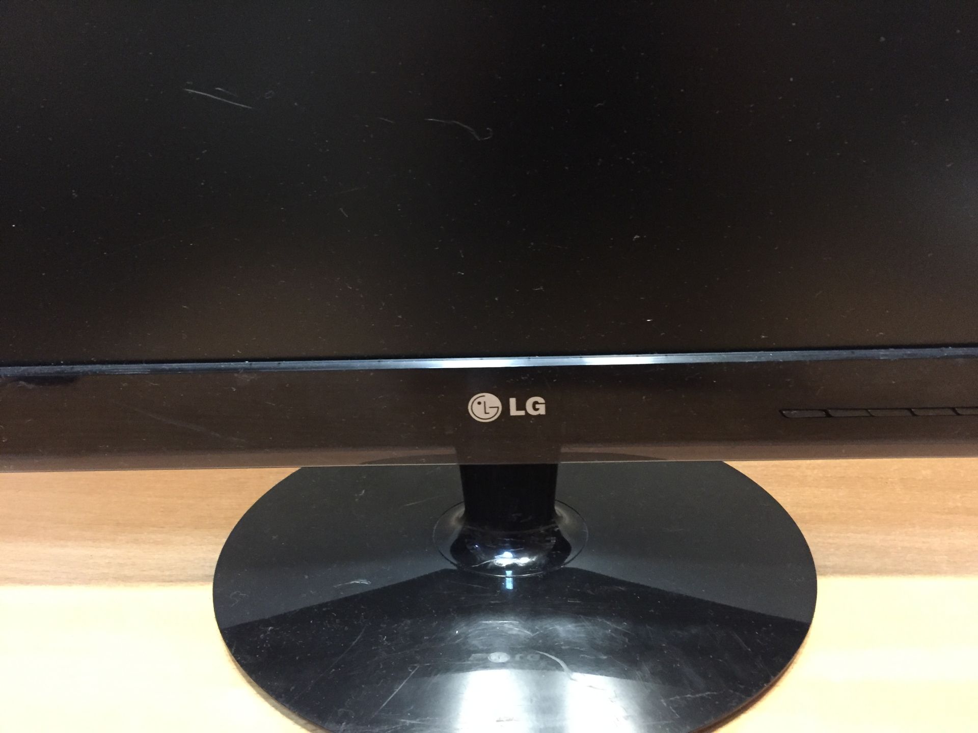 Мoнитор 22 LED LG E2240T-PN - фото фото фото 1