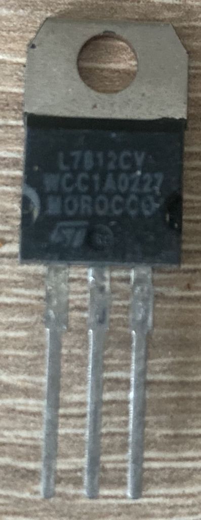 Микросхема 7812cv. Новые! - фото фото фото 0
