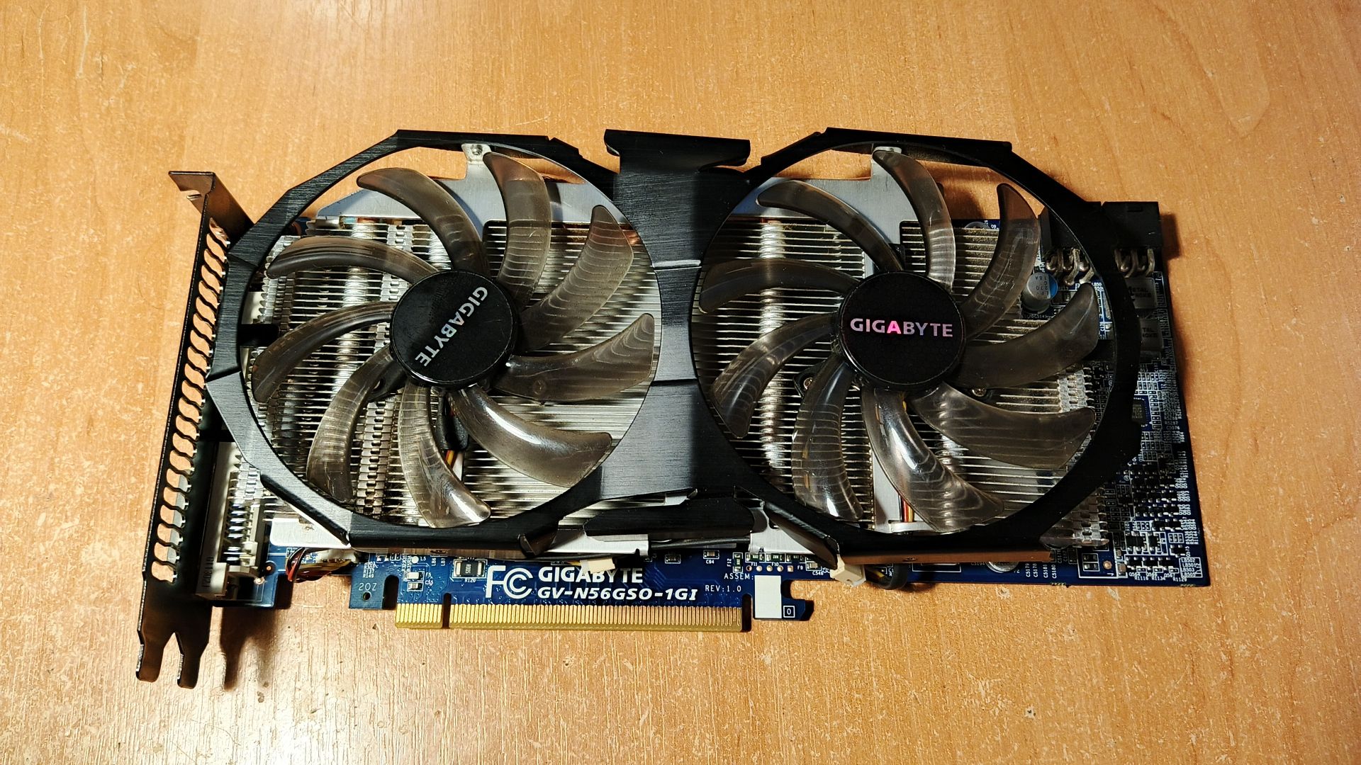 Видеокарта Gigabyte PCI-Ex GeForce GTX560 1024MB GDDR5      (256bit)      (900/4008) - фото фото фото 0