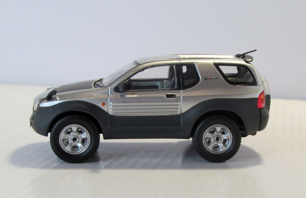 Isuzu Vichi Cross silver, Premium X Models. PremiumX. 1:43 Исузу - фото фото фото 1