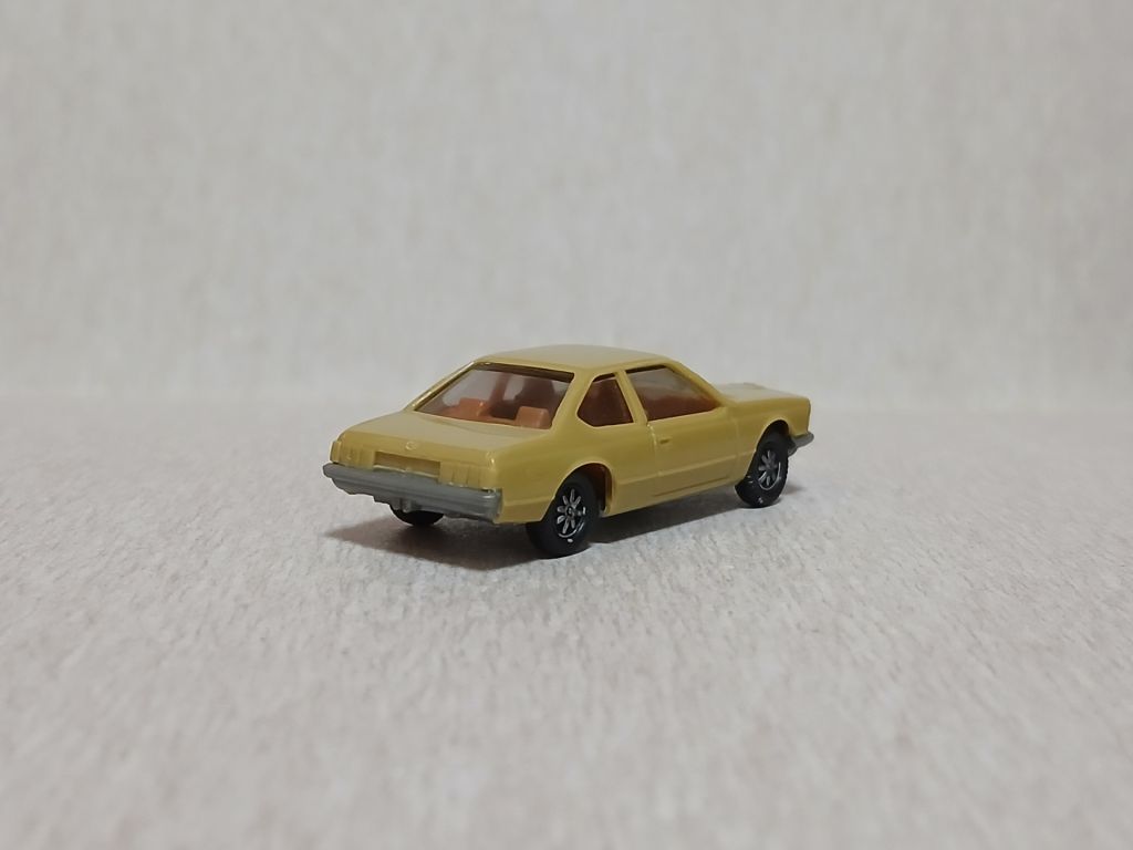 Автомобіль BMW 633 CSI. HERPA 1:87 H0  (11717.20/3+) . - фото фото фото 1