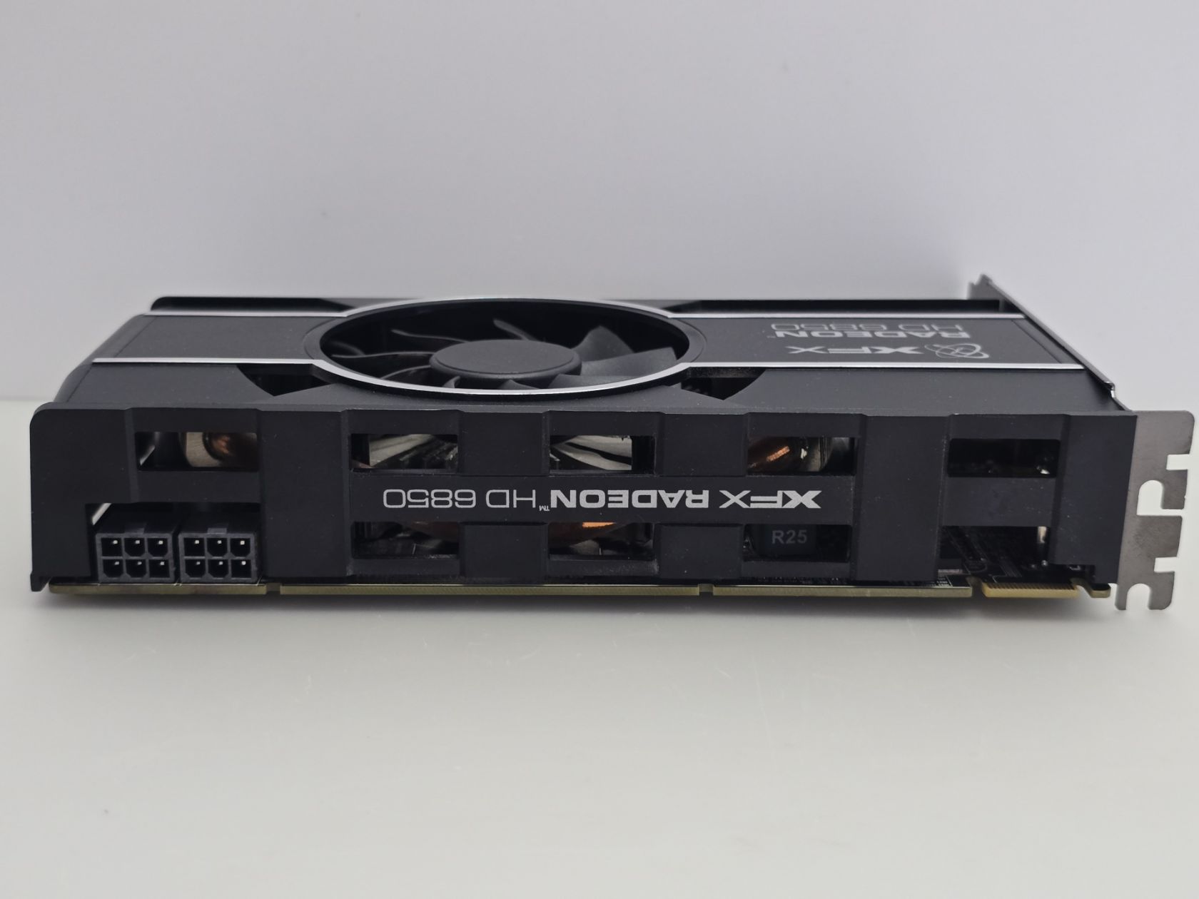 Відеокарта XFX Radeon HD 6850 1GB    (1GB,GDDR5,256 Bit,HDMI,PCI-Ex,Б/у) - фото фото фото 2