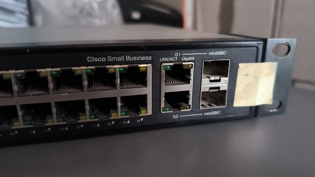 Комутатор CISCO SLM224P POE Smart Swith - фото фото фото 2