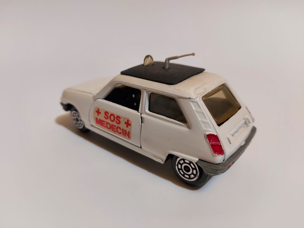 Norev 1:43 Renault 5 "Medecine" - фото фото фото 2