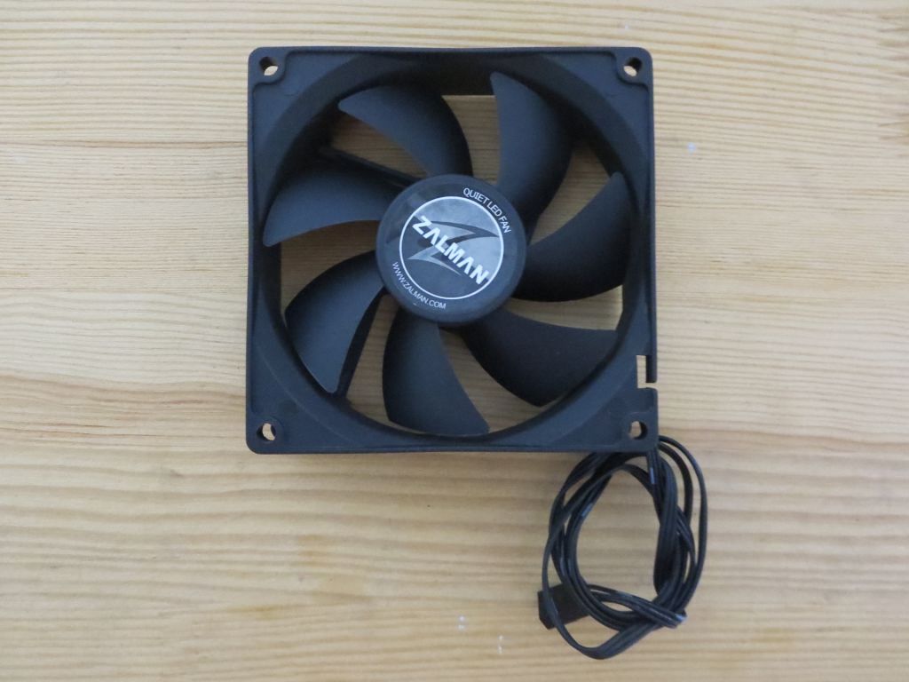 Корпусный вентилятор Zalman 90мм 3pin тихий б/у - фото фото фото 0