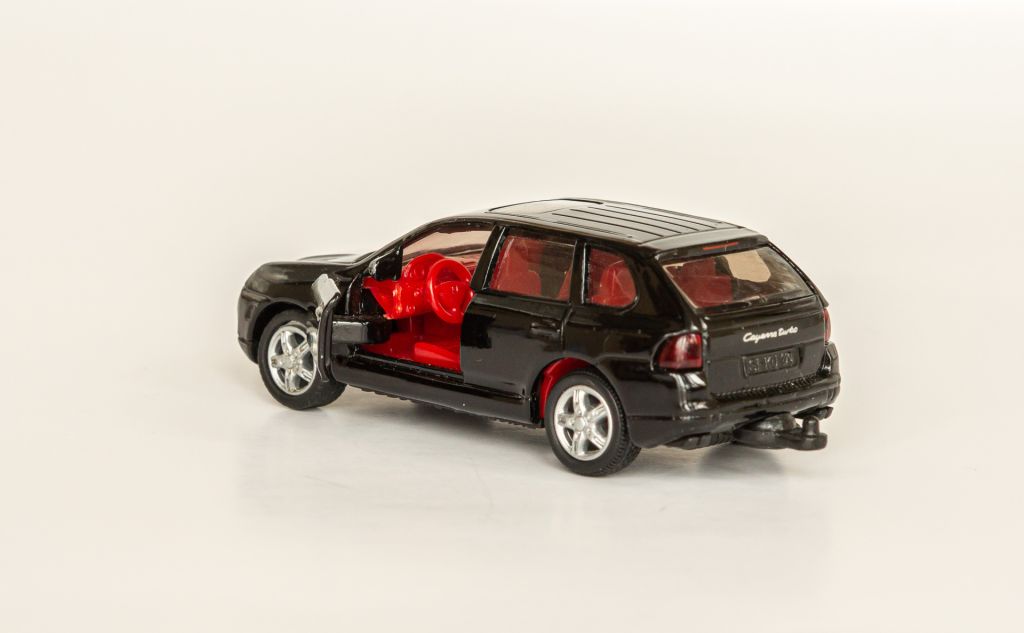 1:55 Porsche Cayenne Turbo black, Siku #1062 - фото фото фото 2