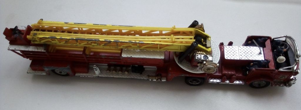 CORGI TOYS N°1143 AERIAL RESCUE TRUCK "AMERICAN LAFRANCE" - фото фото фото 5