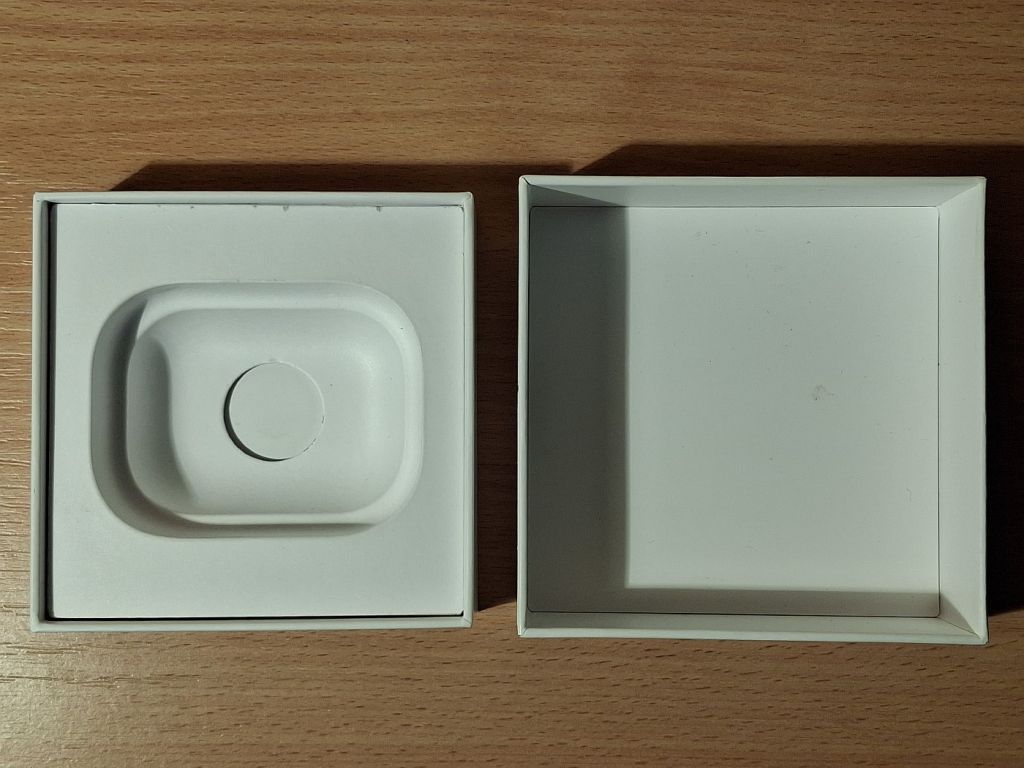 Коробка для наушников Apple AirPods  (#01) MMEF2ZM/A - фото фото фото 5