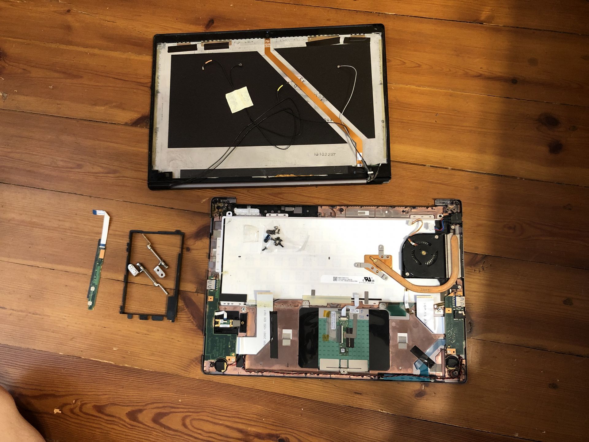 ноутбук Fujitsu Lifebook U904   на части - фото фото фото 1
