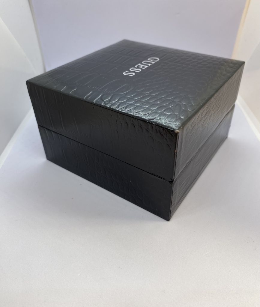 Коробка для годинника guess  (оригінал) чорна - фото фото фото 6