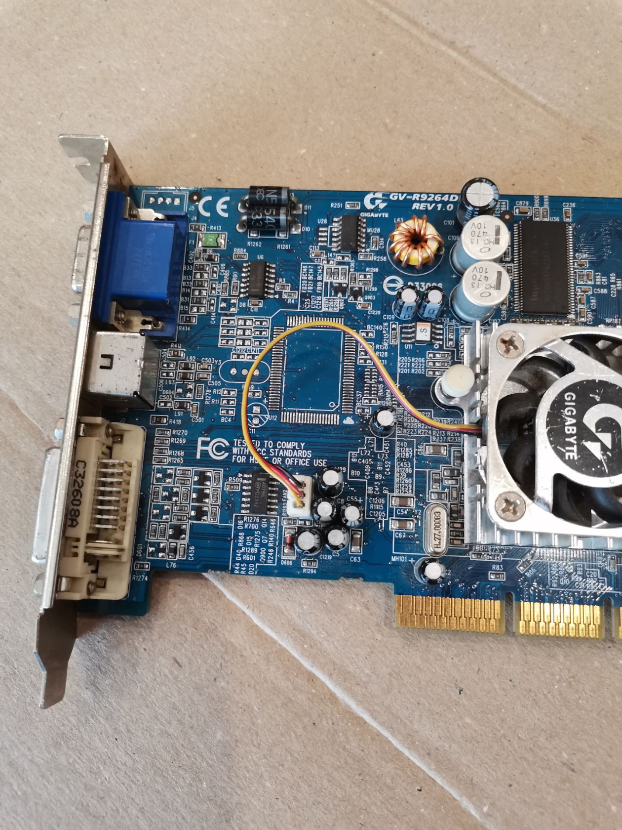 Видеокарта Gigabyte GV-R9264DH AGP 8X - фото фото фото 3
