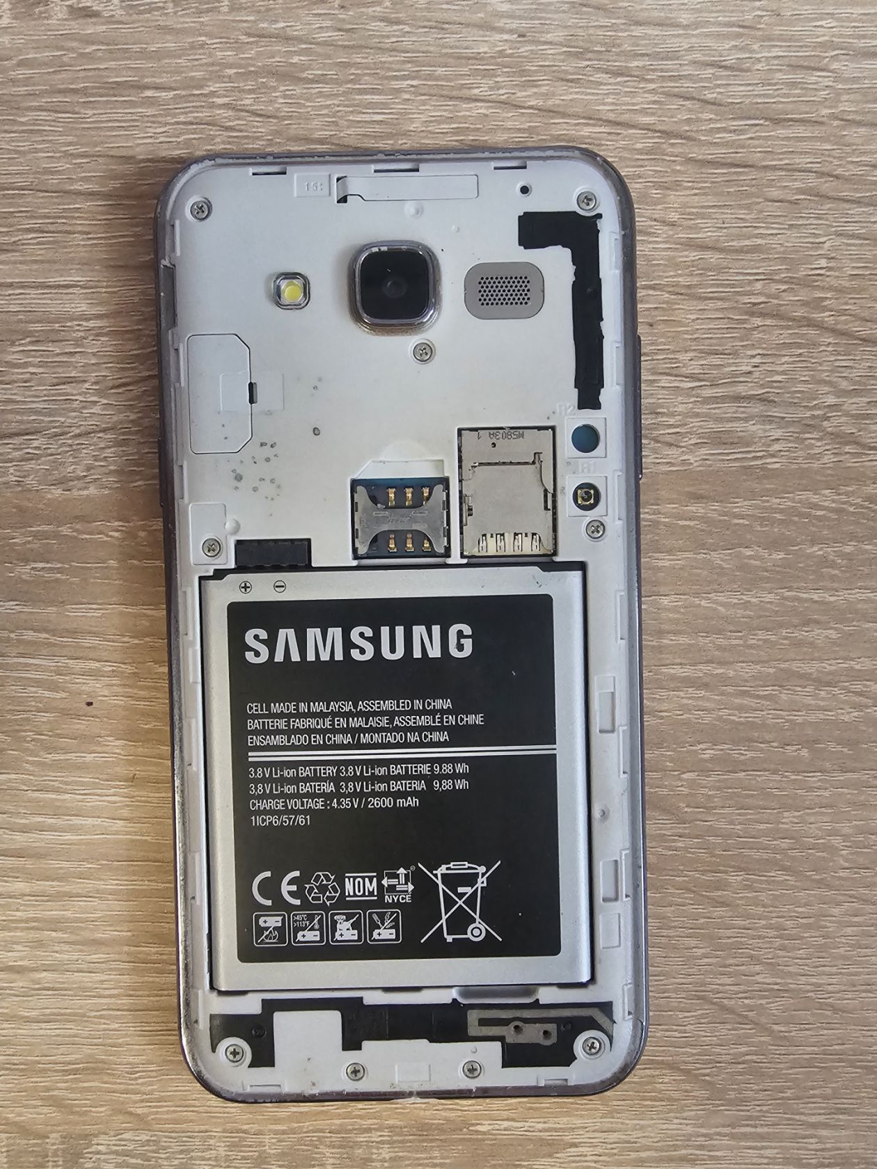 Телефон Samsung  j500 - фото фото фото 2