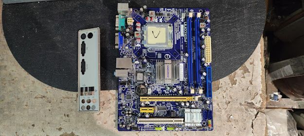 Мат. плата Foxconn 45CMV LGA775 i945GC PCI-E+SVGA+LAN SATA MicroATX 2DDR2 № 242905116 - фото фото фото 0