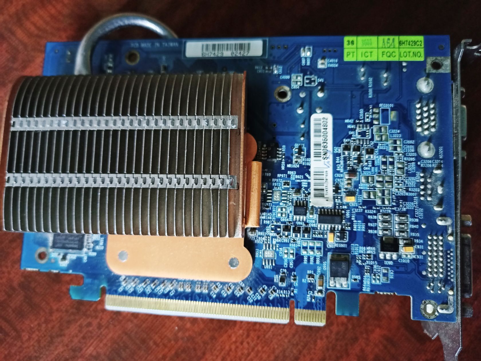 Відеокарта Gigabyte Radeon X1600 Pro + райзер - фото фото фото 1