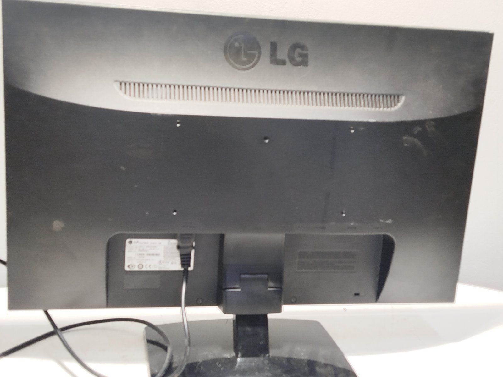 Монітор LG FLATRON 24 дюйми HDMI - фото фото фото 4
