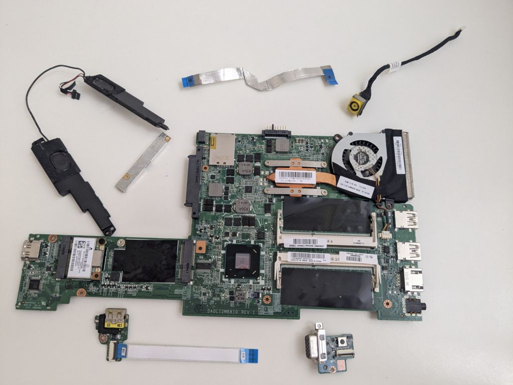 Деталі запчастини для ноутбука Lenovo ThinkPad X131e - фото фото фото 0