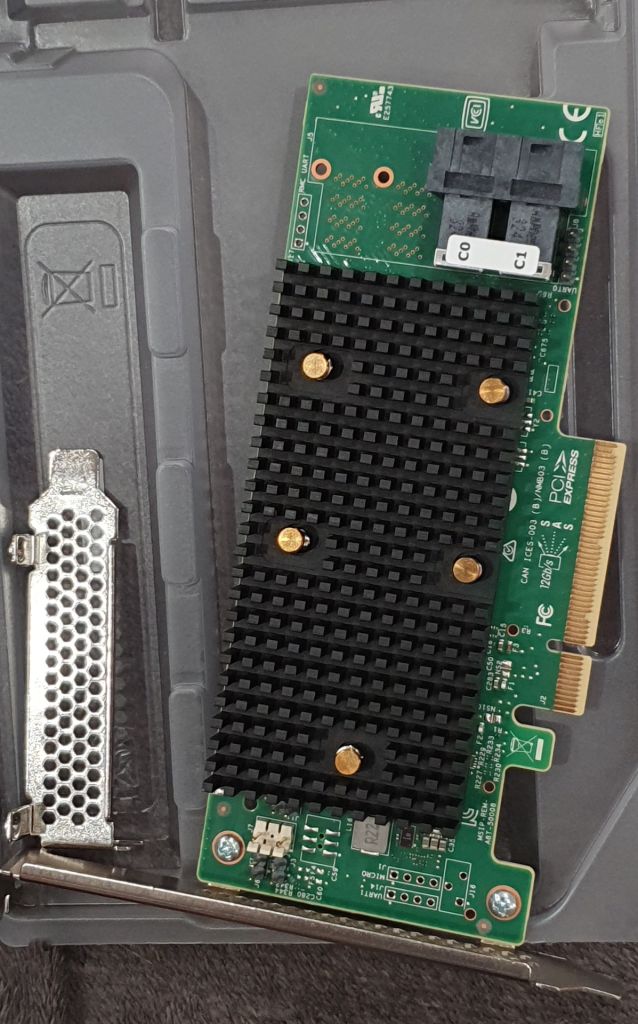 RAID контролер 12 Гбіт/с LSI Broadcom MegaRAID 9440-8i Tri-Mode - фото фото фото 3