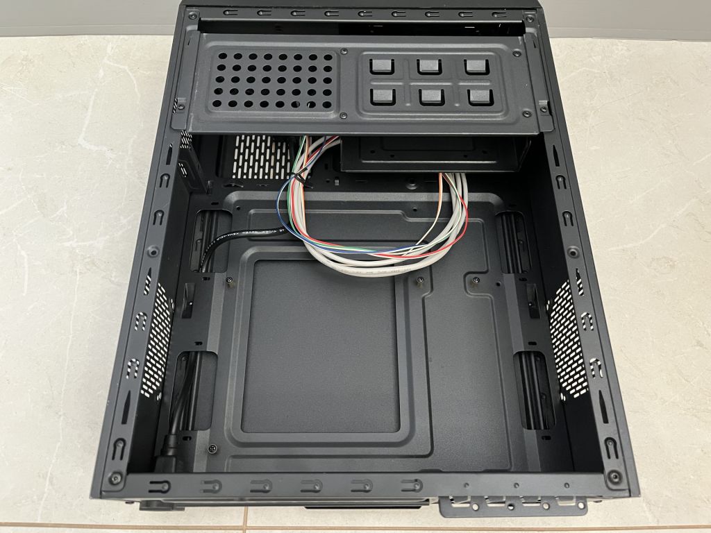 Компьютерный корпус компактный micro-ATX черный дефект - фото фото фото 2