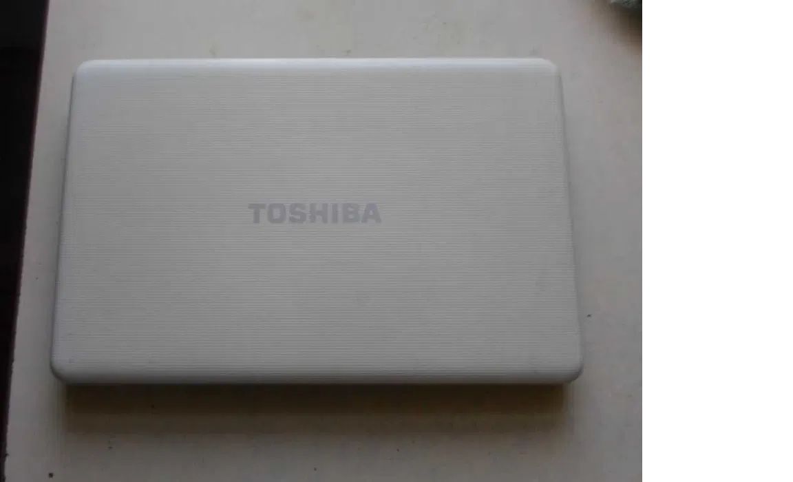 Toshiba SATELLITE C870-1GX/ 17,3 - фото фото фото 0